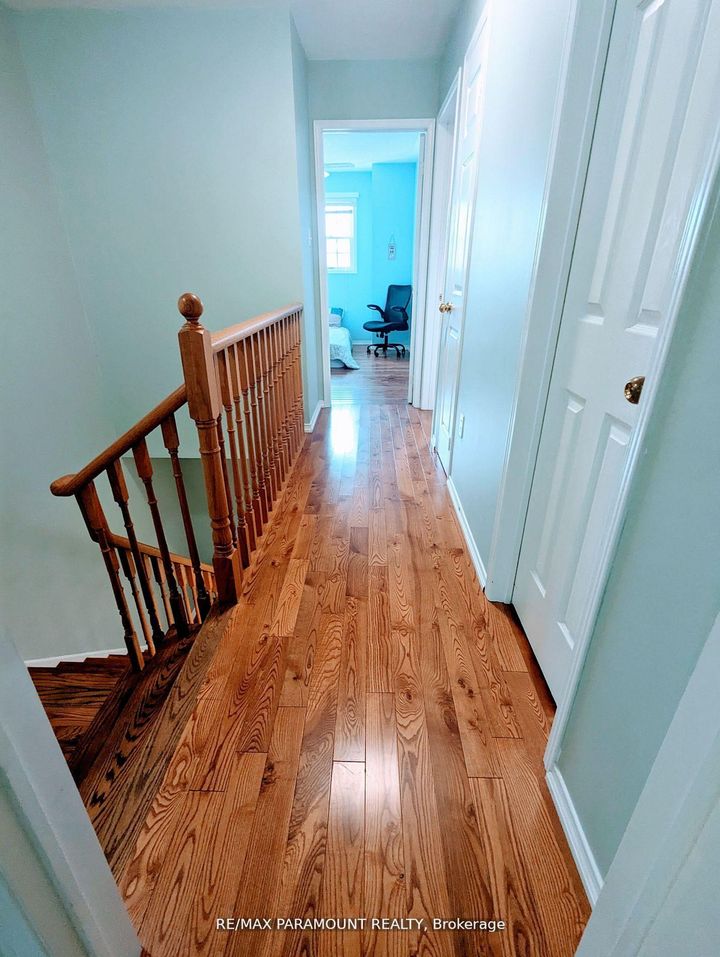 Photo 9 at 37 Wickstead Court, Wellington, Brampton