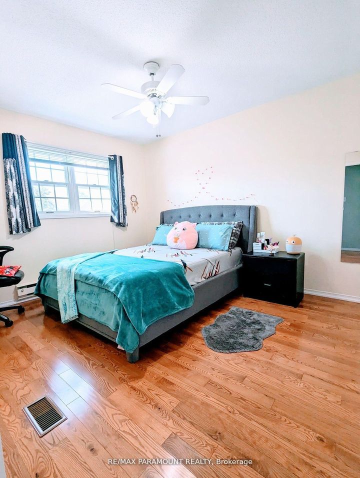 Photo 13 at 37 Wickstead Court, Wellington, Brampton