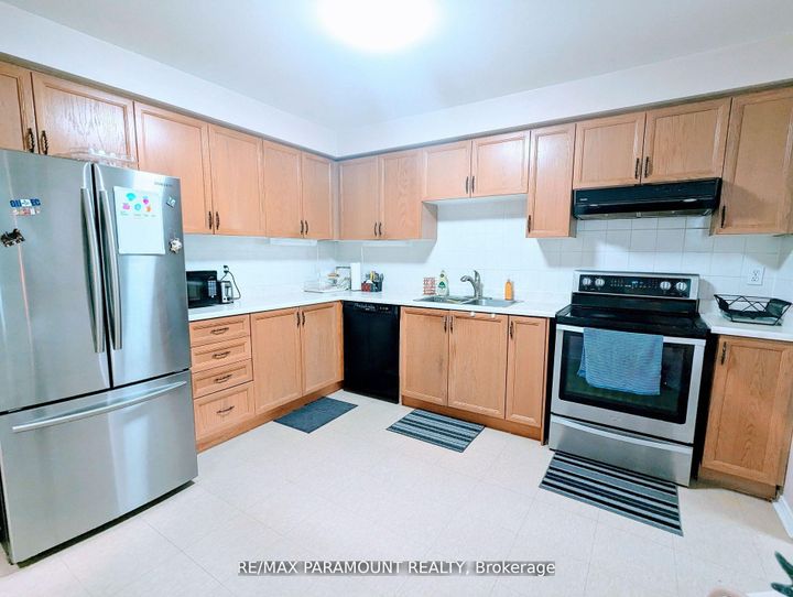 Photo 20 at 37 Wickstead Court, Wellington, Brampton