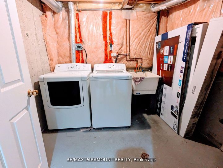 Photo 28 at 37 Wickstead Court, Wellington, Brampton