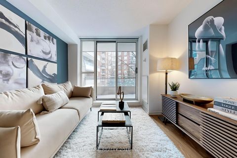 Photo 2 at 302 - 245 Davisville Avenue, Mount Pleasant West, Toronto