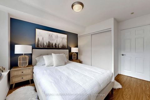 Photo 10 at 302 - 245 Davisville Avenue, Mount Pleasant West, Toronto