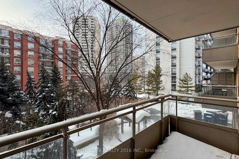 Photo 13 at 302 - 245 Davisville Avenue, Mount Pleasant West, Toronto