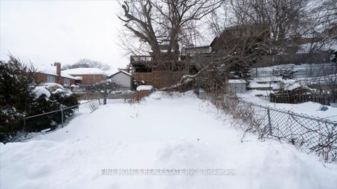 Photo 16 at 70 Dunraven Drive, Eglinton West, Toronto