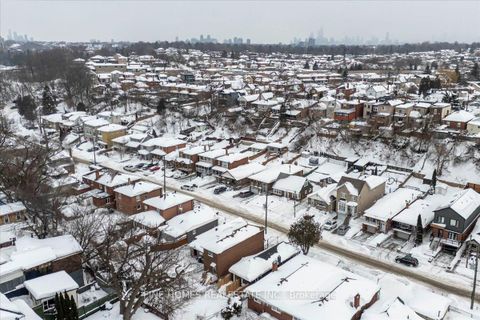 Photo 25 at 70 Dunraven Drive, Eglinton West, Toronto