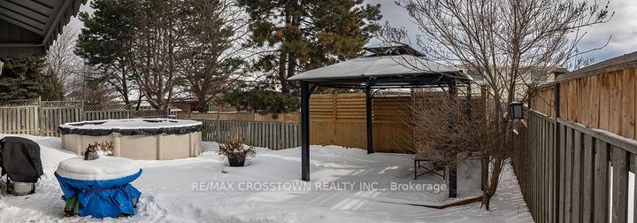 Photo 38 at 101 Crown Crescent, Bradford, Bradford West Gwillimbury