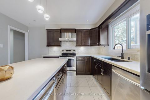 Photo 8 at 8 Fernside Court, Willowdale East, Toronto