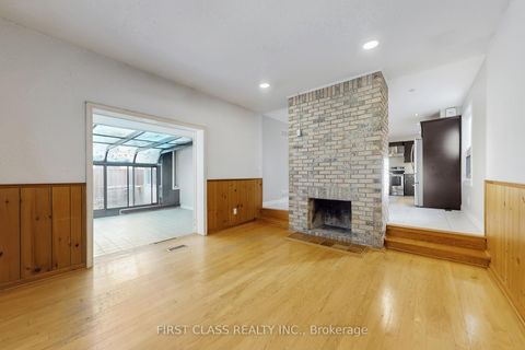 Photo 18 at 8 Fernside Court, Willowdale East, Toronto