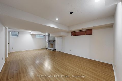 Photo 28 at 8 Fernside Court, Willowdale East, Toronto