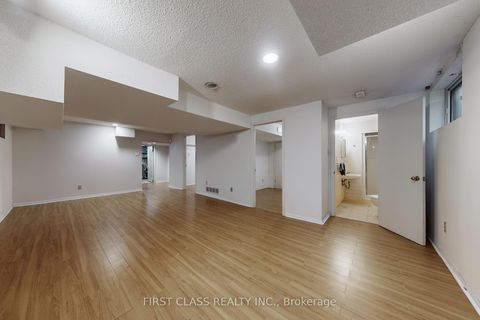 Photo 30 at 8 Fernside Court, Willowdale East, Toronto