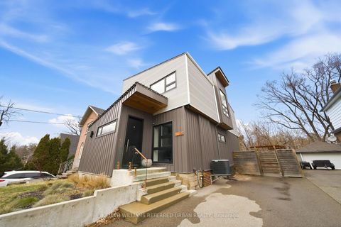 Photo 2 at 22 Daniels Street, Queensway, Toronto