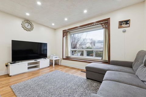 Photo 7 at 521 Gaylord Drive, Eastdale, Oshawa