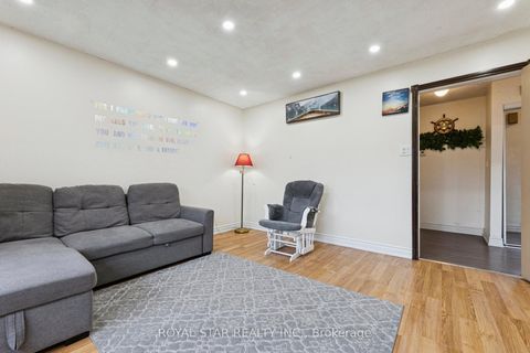 Photo 8 at 521 Gaylord Drive, Eastdale, Oshawa