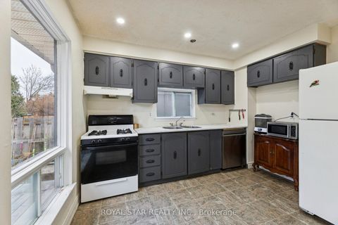 Photo 9 at 521 Gaylord Drive, Eastdale, Oshawa