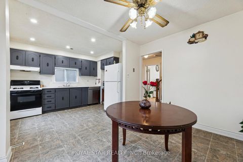 Photo 13 at 521 Gaylord Drive, Eastdale, Oshawa