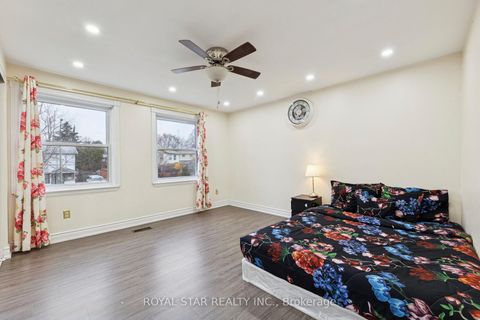 Photo 17 at 521 Gaylord Drive, Eastdale, Oshawa