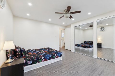 Photo 18 at 521 Gaylord Drive, Eastdale, Oshawa