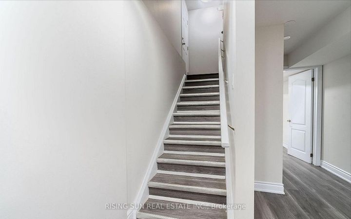 Photo 16 at 24 Herrick Drive, Northwest Brampton, Brampton