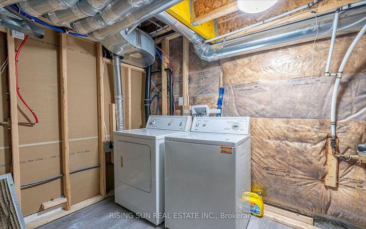 Photo 31 at 24 Herrick Drive, Northwest Brampton, Brampton