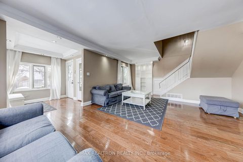 Photo 14 at 188 Maplehurst Avenue, Willowdale East, Toronto