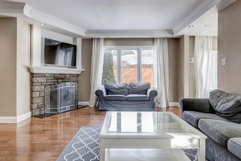 Photo 16 at 188 Maplehurst Avenue, Willowdale East, Toronto