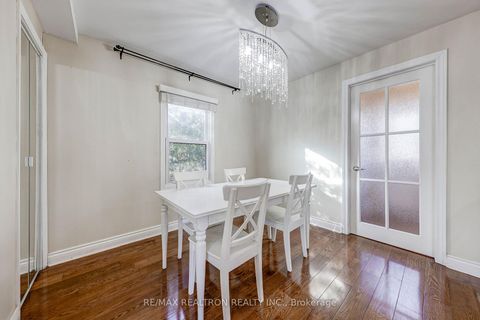 Photo 18 at 188 Maplehurst Avenue, Willowdale East, Toronto