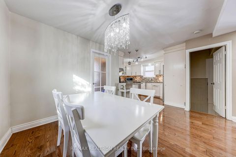 Photo 19 at 188 Maplehurst Avenue, Willowdale East, Toronto