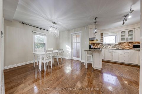 Photo 23 at 188 Maplehurst Avenue, Willowdale East, Toronto