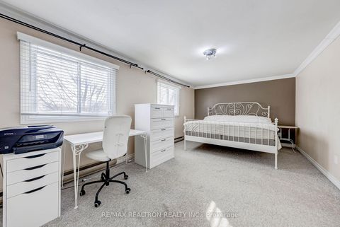 Photo 29 at 188 Maplehurst Avenue, Willowdale East, Toronto