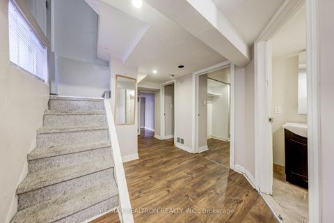 Photo 35 at 188 Maplehurst Avenue, Willowdale East, Toronto