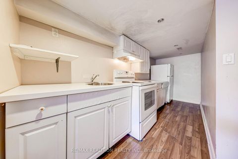 Photo 39 at 188 Maplehurst Avenue, Willowdale East, Toronto