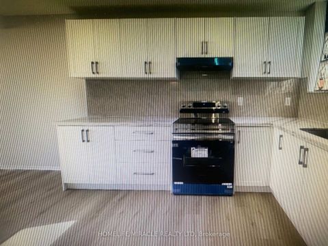 Photo 7 at 303 - 665 Kennedy Road, Kennedy Park, Toronto