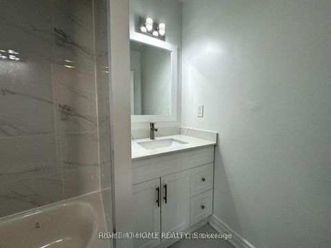 Photo 9 at 303 - 665 Kennedy Road, Kennedy Park, Toronto