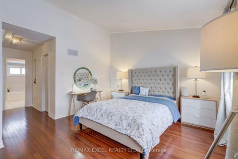 Photo 29 at 37 - 18 Clark Avenue W, Yorkhill, Vaughan