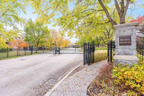 Photo 2 at 10 Wilton Trail, Aurora Estates, Aurora