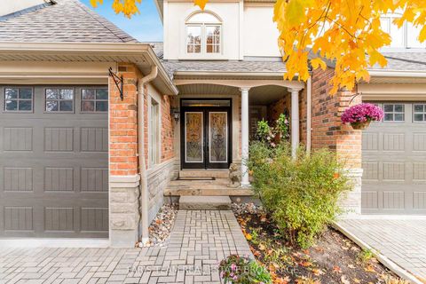 Photo 4 at 10 Wilton Trail, Aurora Estates, Aurora