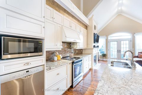 Photo 6 at 10 Wilton Trail, Aurora Estates, Aurora