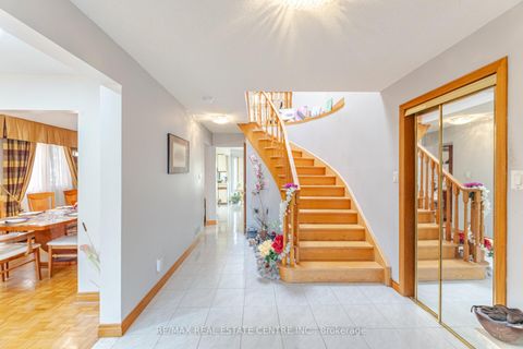 Photo 6 at 262 Boxmoor Place, Fairview, Mississauga