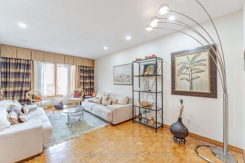 Photo 8 at 262 Boxmoor Place, Fairview, Mississauga