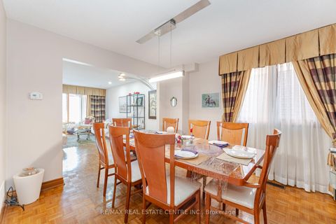 Photo 10 at 262 Boxmoor Place, Fairview, Mississauga