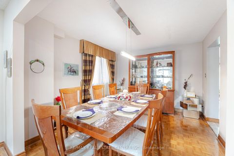 Photo 11 at 262 Boxmoor Place, Fairview, Mississauga