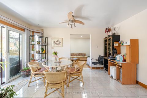 Photo 15 at 262 Boxmoor Place, Fairview, Mississauga