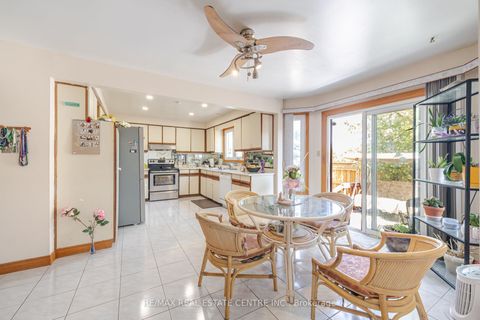 Photo 16 at 262 Boxmoor Place, Fairview, Mississauga