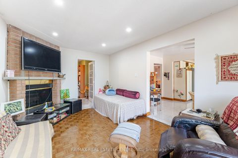 Photo 17 at 262 Boxmoor Place, Fairview, Mississauga