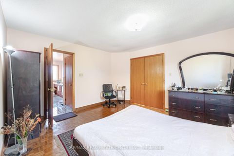 Photo 24 at 262 Boxmoor Place, Fairview, Mississauga