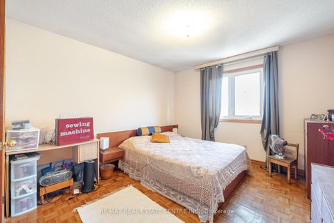 Photo 27 at 262 Boxmoor Place, Fairview, Mississauga