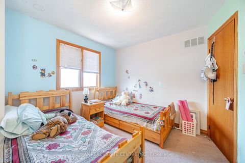 Photo 33 at 262 Boxmoor Place, Fairview, Mississauga