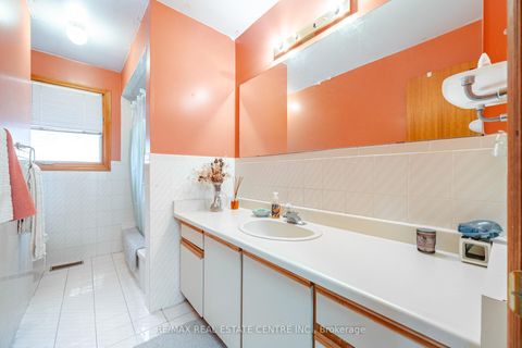 Photo 34 at 262 Boxmoor Place, Fairview, Mississauga