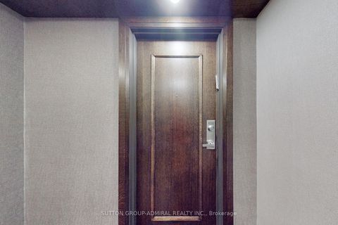 Photo 7 at 406 - 7 North Park Road, Beverley Glen, Vaughan