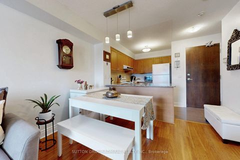 Photo 11 at 406 - 7 North Park Road, Beverley Glen, Vaughan